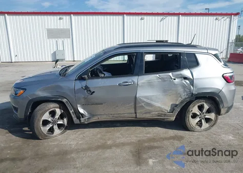 2018 Jeep Compass Latitude 4X4 из США, поврежденный, VIN 3C4NJDBB9JT155269